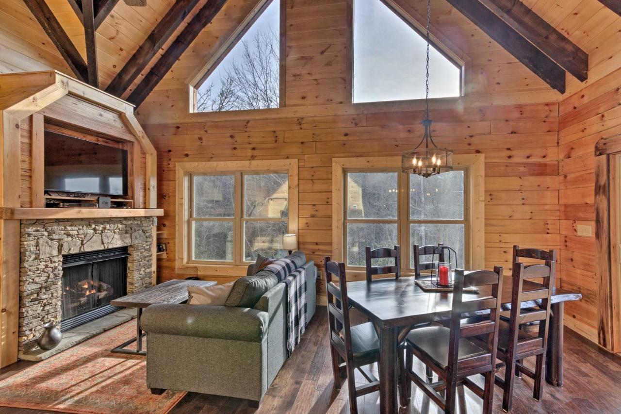 Hilltop Cabin On 5 Acres With Hot Tub And Waterfall! Bryson City Exterior foto