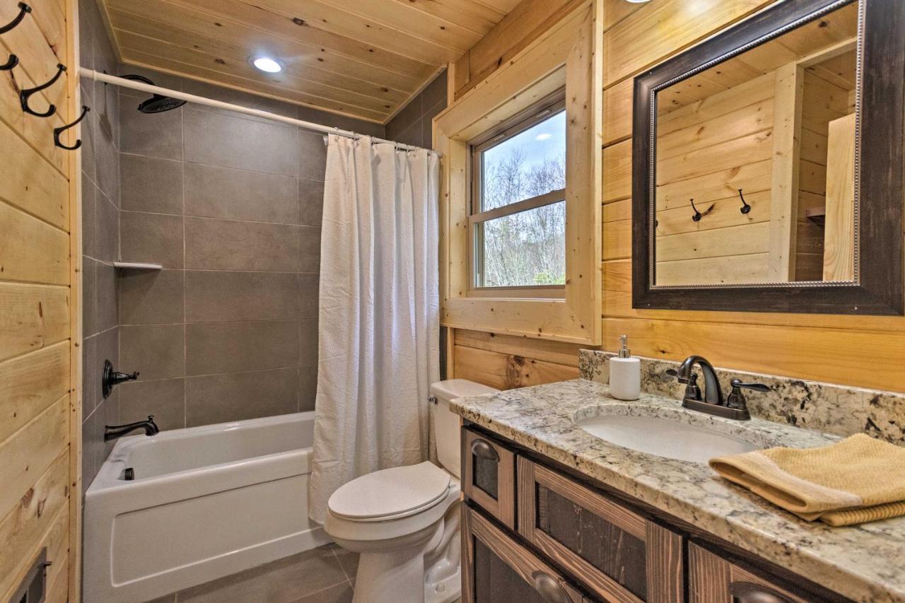 Hilltop Cabin On 5 Acres With Hot Tub And Waterfall! Bryson City Exterior foto