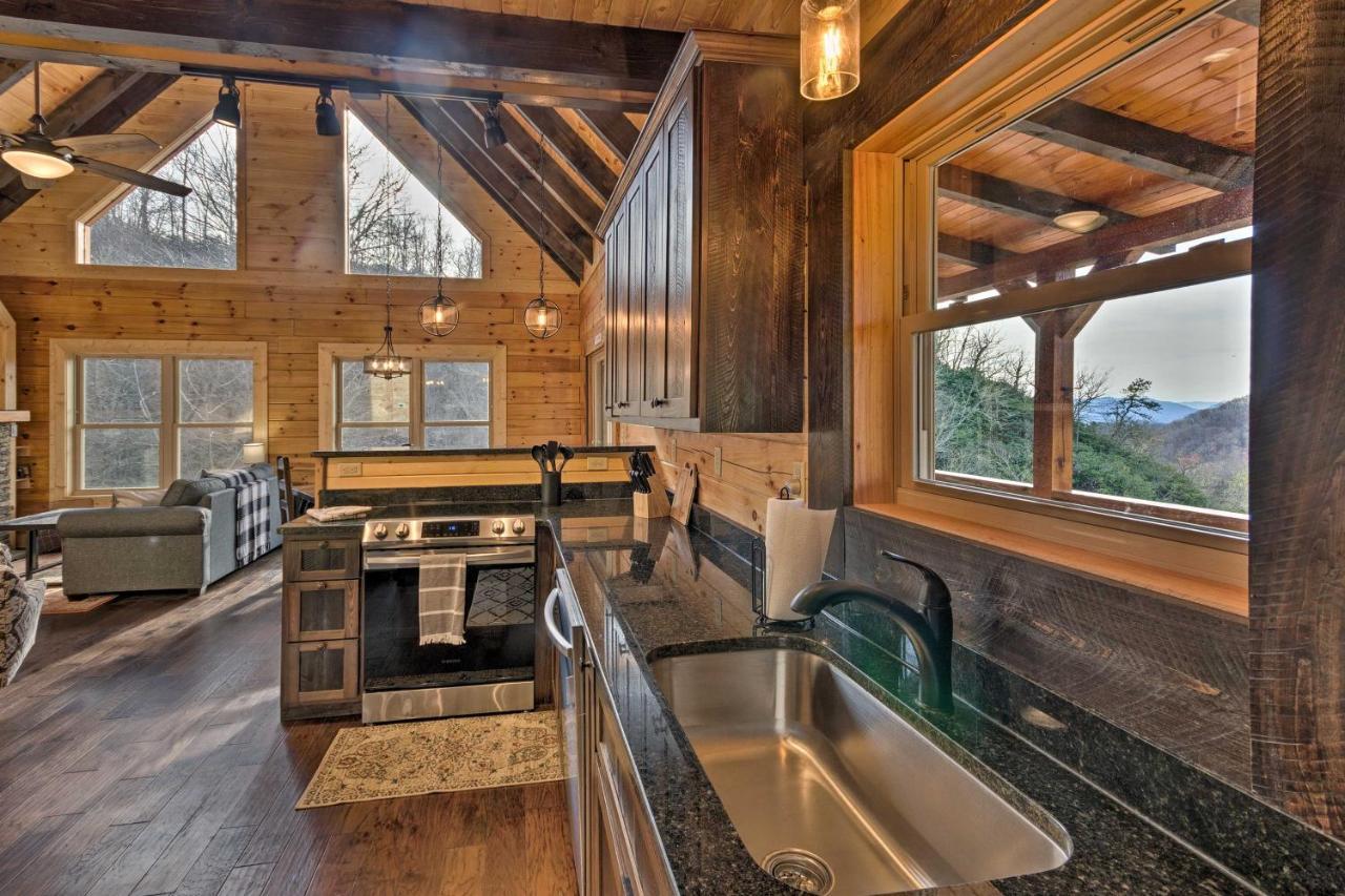 Hilltop Cabin On 5 Acres With Hot Tub And Waterfall! Bryson City Exterior foto